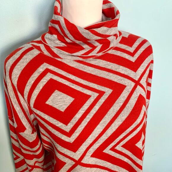 NWT Kensie Red Geometric Print Turtleneck Sweater with Shirttails Size M - Picture 2 of 8